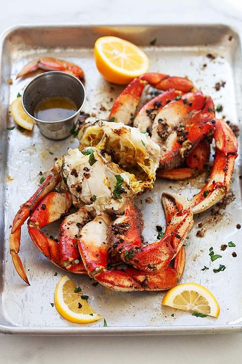 Dungeness Crab (with Roasted Dungeness Crab Recipe!) - Rasa Malaysia Crab Dungeness, Cooking Dungeness Crab, Dungeness Crab Legs, Dungeness Crab Recipes, Crab Legs Recipe, Crab Recipe, Crab Cake Recipes, Crab Dishes, Rasa Malaysia