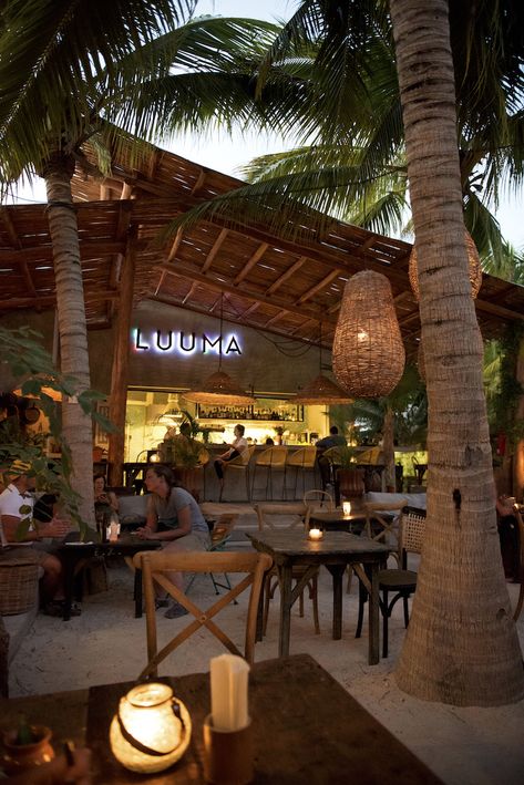 El rótulo con luces Outdoor Restaurant Patio, Coffee Shop Concept, Bar Deco, Outdoor Restaurant Design, Utila, Decoration Restaurant, Restaurant Patio, Cafe Shop Design, Beach Cafe