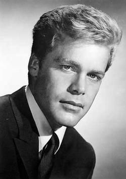 Doug McClure (1935-1995) 60yrs John Derek, George Peppard, Steve Reeves, Glendale California, Doug Mcclure, Donald Sutherland, Septième Art, Jerry Lewis, The Virginian