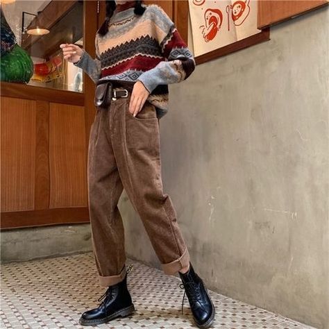 cd0dce8fca267bf1fb86cf43e18d5598desc47343311ri Corduroy Pants Women, Pants Woman, Streetwear Pants, Vintage Cafe, Velvet Pants, Look Vintage, Vintage Velvet, Mode Vintage, Pants Women