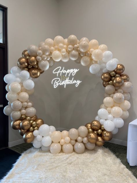 Balloon Arch Birthday Ideas, 25th Birthday Color Schemes, Circle Birthday Decoration, Ring Decoration Ideas For Birthday, Birthday Ring Decorations, 25th Birthday Backdrop Ideas, Balloon Ring Decoration Ideas, Balloon Circle Backdrop, Ring Birthday Decoration