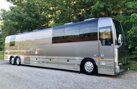 Tour Buses For Sale, Prevost Bus, Prevost Coach, Marathon Coach, Custom Rv, Coach Bus, Log Houses, Luxury Motorhomes, Buses For Sale