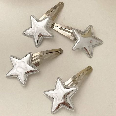 Korean Hair Clips, Mode Punk, Korean Hair, Funky Jewelry, Love Stars, 영감을 주는 캐릭터, Star Girl, Dream Jewelry, الرسومات اللطيفة