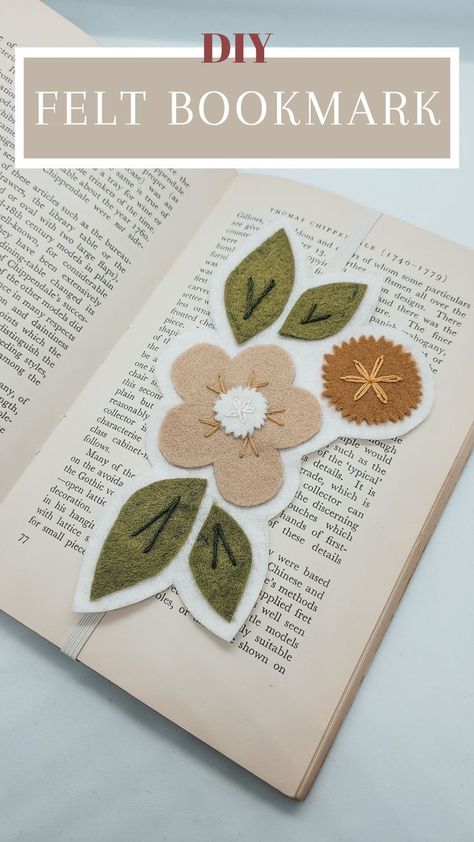 Diy Elastic, Felt Flower Bouquet, Felt Flowers Diy, Felt Bookmark, Quilter Gifts, Felt Book, Felt Embroidery, Diy Bookmarks, Diy Felt