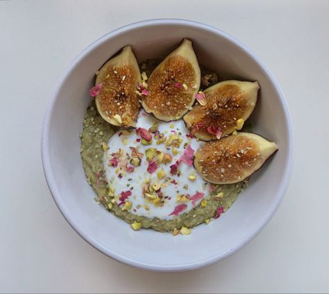 Fig Oatmeal, Brazilian Nuts, Matcha Oatmeal, Recipes Aesthetic, Me U, Fig Recipes, Day In My Life, Healthy Food Motivation, Food Is Fuel