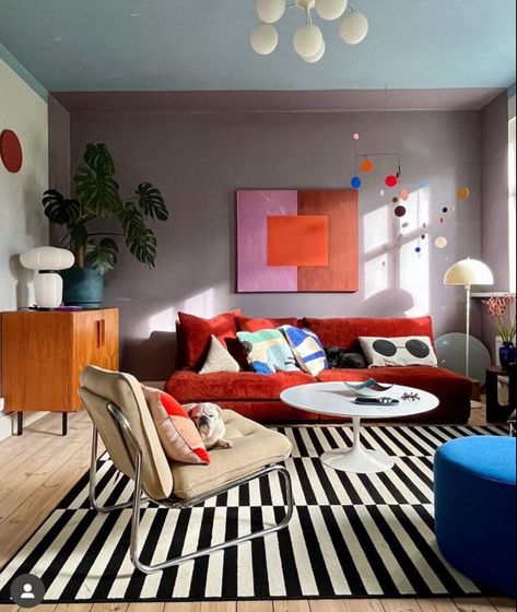 Funky Living Rooms, Colourful Living Room Decor, Living Room Decor Colors, Set Sofa, Dekorasi Kamar Tidur, Colourful Living Room, Apartment Decor Inspiration, Eclectic Interior, Living Room Colors