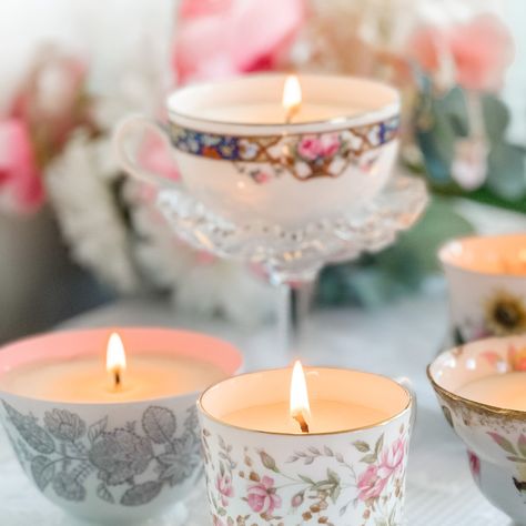 These hand poured soy candles are elevated with vintage charm as the candle wax is cradled in beautiful vintage teacups. A great choice for not only wedding and baby showers, but also afternoon tea events and even elegant weddings. As these are vintage dishes, there is slight wear but this adds to the nostalgic charm and is ideal for the candle enthusiast who also loves vintage decor. Complete with gift boxes, they are ready to be used or gifted. The purchase of this listing is for mismatched te Cute Wedding Favor Ideas, Lavender Wedding Centerpiece, Tea Cup Decorations Centerpieces, Bridal Shower Candle Centerpieces, 1940s Wedding Decor, Wedding Colors Vintage, Vintage Party Ideas Decoration, Tea Party Cottagecore, Maximalist Tea Party