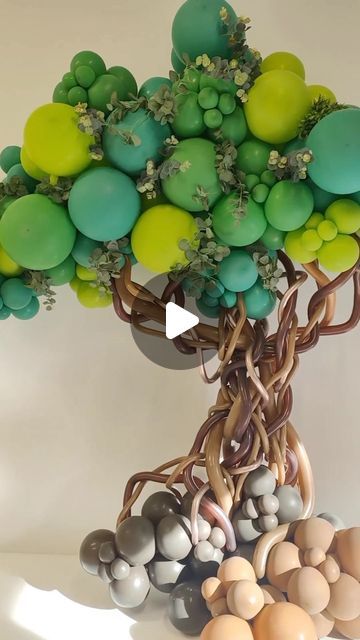 Party & Event Inspiration by Annie Harutoonian on Instagram: "Balloon trees 🌳💚 by @blow_it_with_bex #theeventcollectivex" Balloon Garland Tree, Balloon Tree Diy How To Make, Tree Balloon Decoration, Balloon Tree Diy, Tree Balloon Arch, Balloon Birthday Decorations, Safari Balloons, Ballon Ideas, Tree Balloon