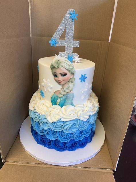 Frozen Cake Ideas Easy, Frozen Princess Birthday Cake, Elsa Frozen Party Ideas, Elsa Birthday Party Decorations Frozen Theme, Elsa Themed Cake, Elsa Birthday Cake Frozen, Elsa Decorations Frozen Theme, Tort Elsa Frozen, Frozen 4th Birthday Cake