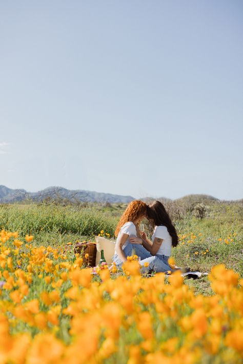 Lesbian Lifestyle Photography, Engagement Photos Wildflowers, Sapphic Picnic, Lesbian Couple Engagement Shoot, Lesbian Engagement Photoshoot Ideas, Lesbian Photo Shoot Outfits, Engagement Photos Lesbian Ideas, Wlw Engagement Photos, Wlw Picnic