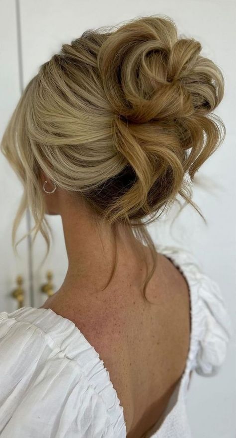 Hollywood Glam Hair, Old Money Hairstyles, Interview Hairstyles, Hairstyles Female, Long Weave Hairstyles, Long Weave, Bridesmaid Hair Makeup, Guest Hair, Wedding Guest Hairstyles