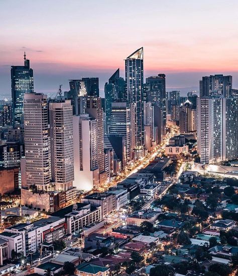 City at night 🌃📍Makati City 📸 @jclnd ———————————————————————— Follow ��👉🏻 @tropiclubtravel Follow 👉🏻 @tropiclubtravel Follow 👉🏻… Davao, Bohol, Manila City, Philippine Holidays, Filipino Art, Makati City, City At Night, Metro Manila, Manila Philippines