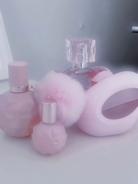 Ariana Perfume, Ariana Grande Perfume, Sweet Like Candy, Pink Perfume, Pretty Skin Care, Perfume Scents, Pretty Skin, Perfume Lover, Pink Girly Things