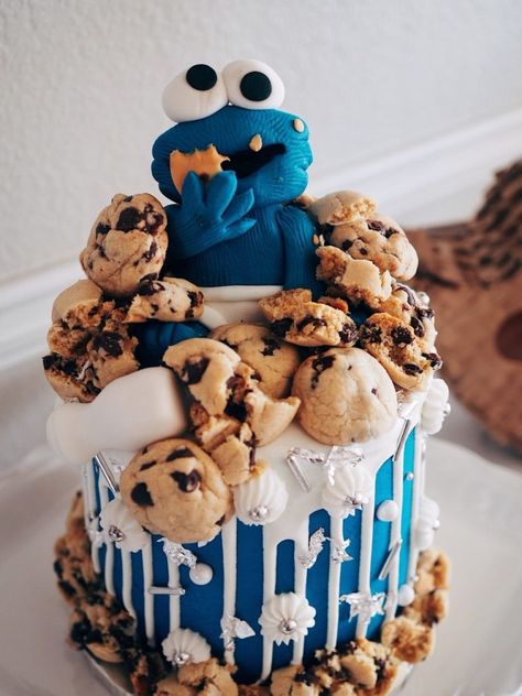 A Cookie Monster First Birthday for Saxon Finn Cookie Monster First Birthday, Cookie Monster Cakes, Monster Birthday Cakes, Cookie Monster Birthday Party, Monster First Birthday, Cookie Monster Cake, Cookie Monster Party, Cookie Monster Birthday, Monster Cake