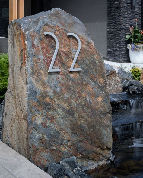 Ranch Entrance Ideas, Monument Signage, Boulder House, Simple Furniture Design, Modern House Numbers Sign, Entrance Signage, Japanese Style Garden, Stone Sign, Own House