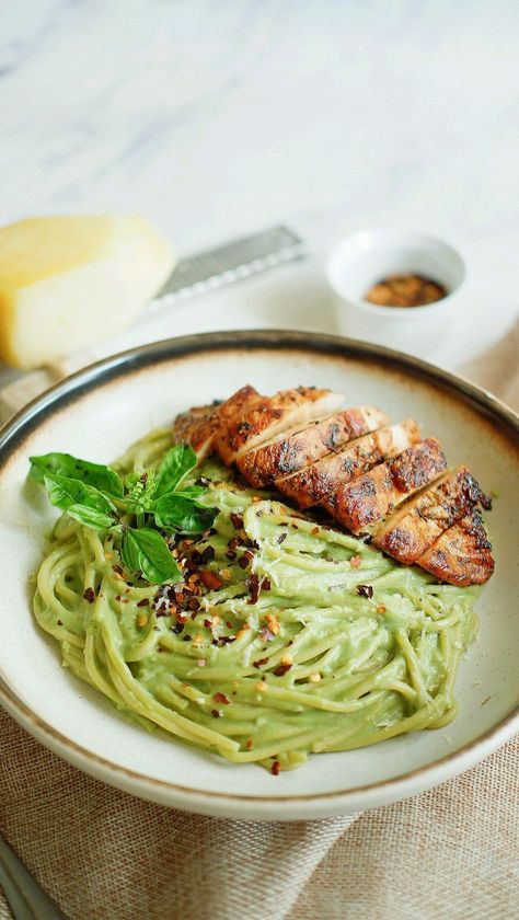 How To Make Creamy Avocado Pasta With Pan Fried Chicken. Creamy Avocado Pasta With Pan Fried Chicken Ingredients 200-250 gr Spaghetti 2 Chicken breast,