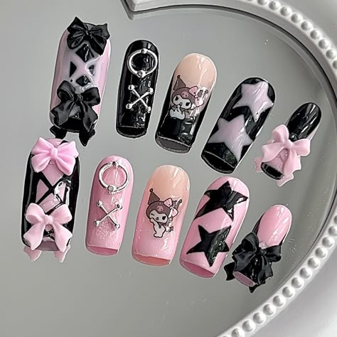 black pink kuromi set <3 follow 4 more #nails #pressonnails #kawaii #kawaiinails #nailart #sanrio #sanrionails #kuromi #pressonnailset #nailset #nailtech #nailartist #beginnernailtech #beginnernailartist #londonnailtech #londonnailart Black Kawaii Nails, Birthdays Nails, Kuromi Nails, Pink Kuromi, Nails Sanrio, Pink Black Nails, Sanrio Nails, London Nails, Melody Hello Kitty