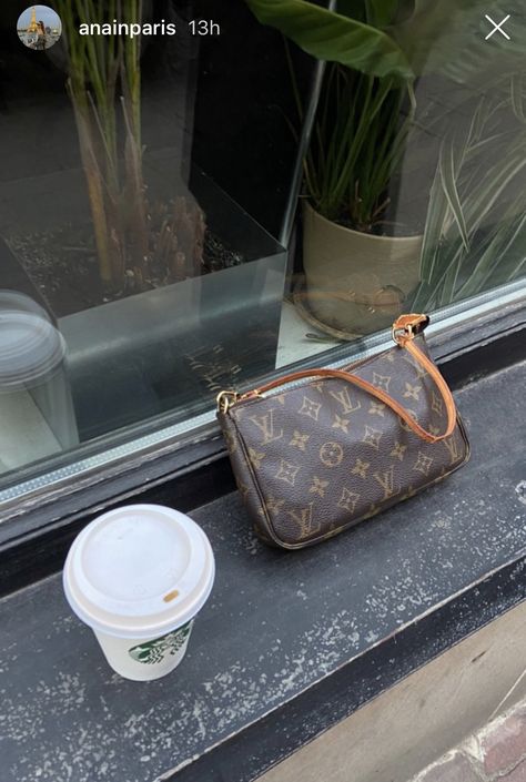 Lv pochette