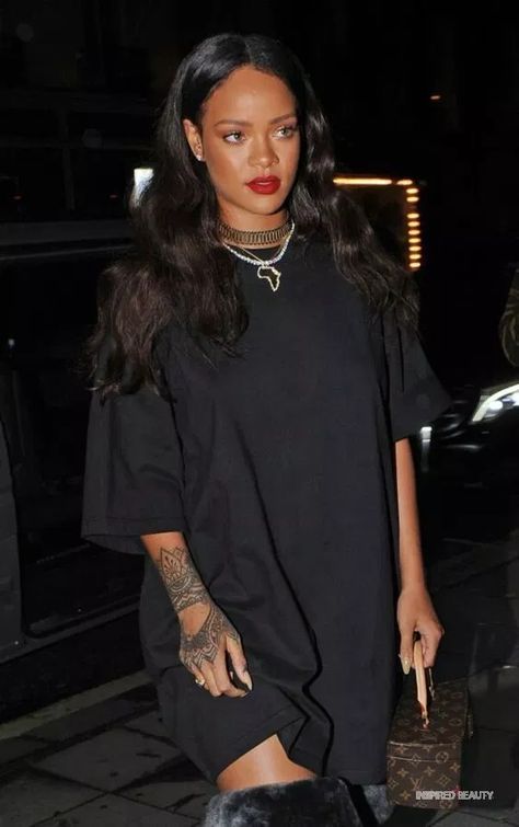 Look Hip Hop, Ragazza Gangsta, Rihanna Street Style, Looks Rihanna, Rihanna Love, Mode Kylie Jenner, Mode Rihanna, Rihanna Outfits, Rihanna Looks