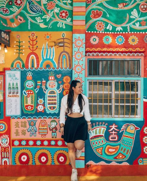 Taiwan Instagram Spots, Rainbow Village Taiwan, Taiwan Outfit, Taichung Taiwan, Travel Pose, Taiwan Travel, Taichung, Night Market, Taipei