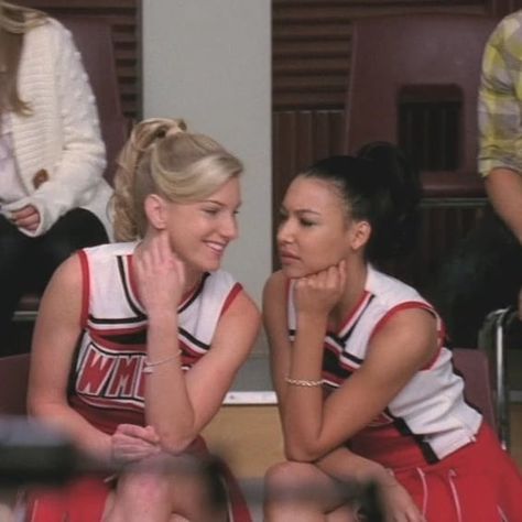 Glee Santana And Brittany, Brittany And Santana, Becca Tobin, Best Tv Couples, Heather Morris, Naya Rivera, Cory Monteith, Chris Colfer, Glee Cast