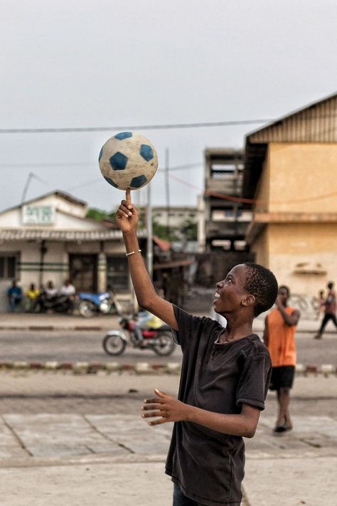 Kids Playing Football, Football Dream, Street Football, Street Soccer, People Street, Shadow Images, Fifa Football, City Games, Kid Boy