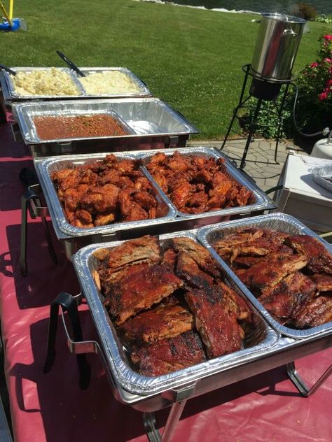 Essen, Bbq Party Food, Wedding Buffet Food, Deco Buffet, Backyard Bbq Party, Wedding Food Drink, Catering Ideas Food, Party Food Buffet, Reception Food