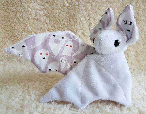 Cute Bat Plush, Plush Bat Pattern, Bat Stuffed Animal Pattern Free, Bat Sewing Pattern Free, Bat Plushie Pattern Free, Stuffed Animal Patterns Sewing, Bat Plushies, Creepy Stuffed Animals, Bat Plush