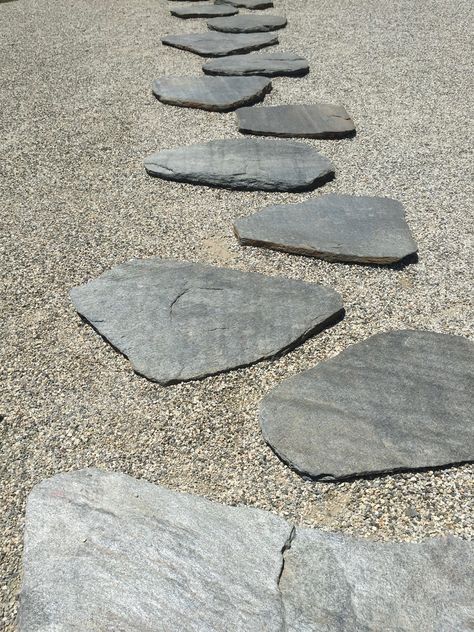 Stone Landscape, Japanese Garden Design, Gravel Path, Flat Stone, Gravel Garden, Stone Pathway, Granite Stone, Garden Stones, Japanese Garden