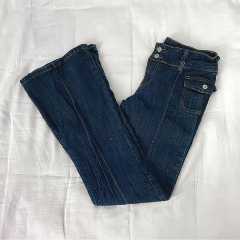 Brandy Melville John Galt Agatha Dark Blue Wash Demin Low Rise Flare Jeans S In Perfect Condition, New, Never Worn Has Seams Down The Front Of The Legs, Two Snap Closure Pockets, A Double Button And Zipper Closure 99% Cotton, 1% Elastane 8" (20cm) Rise, 33" (84cm) Inseam, 30" (76cm) Waist Pm Or Comment With Questions And Offers #Brandy #Brandymelville #Jeans #Flare #Lowrise Thrift Clothes, Brandy Melville Jeans, Throwing Fits, Visual Archive, Low Rise Flare Jeans, Thrifted Outfits, John Galt, Virtual Closet, Jeans Flare