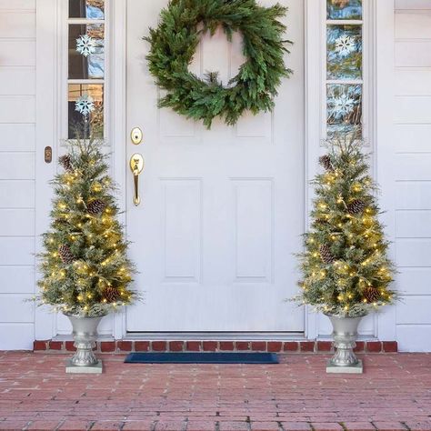 This 4ft mixed tips Pine Entrance Pot Tree with decorative urn base is a welcoming addition to doorway, deck, porch or patio. Christmas Porch Tree, Porch Christmas Tree, Porch Tree, Cashmere Christmas Tree, Christmas Tree Store, Porch Trees, Frosted Christmas Tree, Spruce Christmas Tree, Warm White Lights