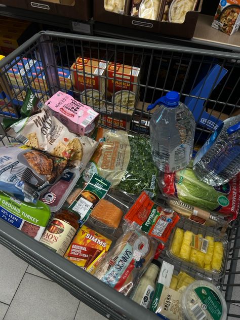 #aesthetic #cleaneatingsnacks #protein #healthyliving Essen, Grocery Store Shopping Aesthetic, Living Healthy Aesthetic, Grocery Haul Aesthetic, Aesthetic Groceries, Groceries Aesthetic, Grocery Shopping Aesthetic, Grocery Aesthetic, Healthy Fridge