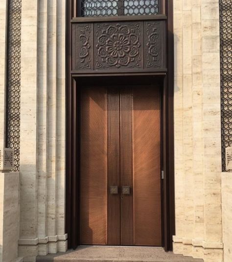 Main Double Door Design Entrance, Wooden Double Doors, Double Door Entrance, Modern Entrance Door, Metal Front Door, Metal Doors Design, Main Entrance Door Design, Wooden Front Door Design, Modern Entrance