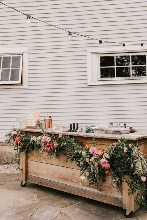 New England Forest, Cocktail Hour Wedding, Barn Wedding Decorations, Barn Wedding Venue, Wedding Cocktails, Southern Wedding, Wedding Bar, Forest Wedding, Outdoor Bar