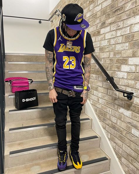 Central Cee Outfits, Nba Jersey Outfit, Basketball Jersey Outfit, Drip Fits, Drippy Outfit, Nba Outfit, Central Cee, Drip Outfit Men, Hype Clothing