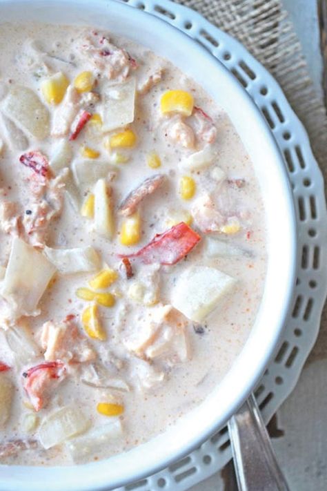 LOBSTER AND CORN CHOWDER Serve it with a giant hunk of bread for dipping and pretend you’re in the Hamptons…with Ina…and Jeffrey. Ina Garten's 13 Best Summer Recipes of All Time via @PureWow Lobster Corn Chowder Recipe, Lobster Corn Chowder, Lobster Chowder, Barefoot Contessa Recipes, Grilled Corn Salad, Corn Chowder Recipe, Seafood Chowder, Lobster Recipes, Pretty Life