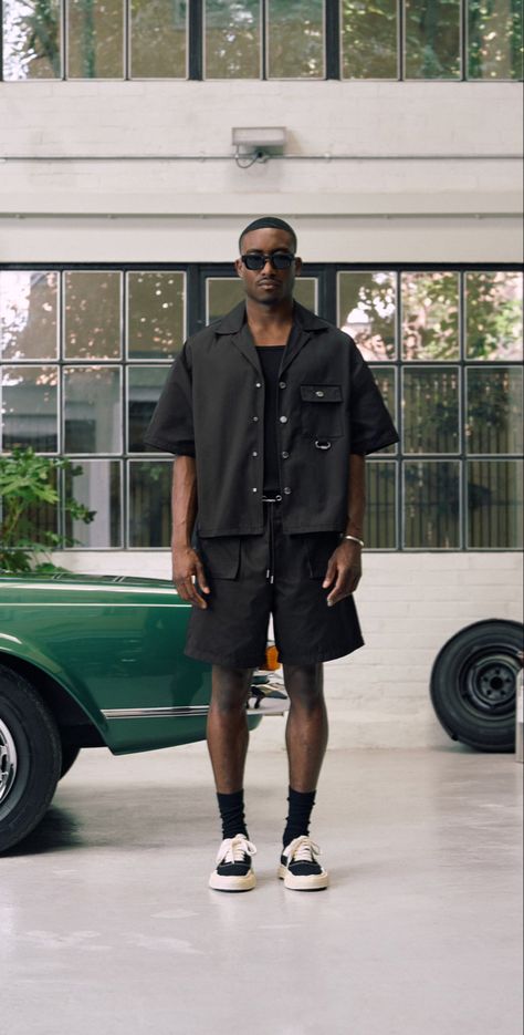 Black Shorts Outfit Men Streetwear, Monochromatic Outfit Men, Black Summer Outfits, About Blank, Black Outfit Men, Mens Smart Casual Outfits, Trendy Shirt Designs, Smart Casual Men, Street Style Outfits Men