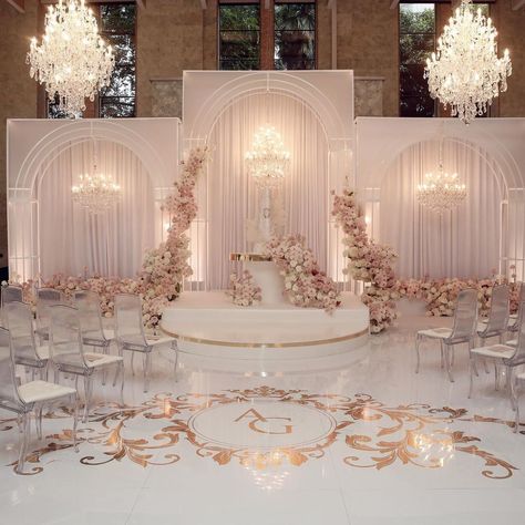 Decorating Ideas Wedding, Wedding Decoration Idea, Wedding Decorating Ideas, Ideas Wedding Decoration, Decoration Ideas Wedding, Wedding Decorations Ideas, Reception Stage Decor, Elegant Wedding Themes, Dream Wedding Reception