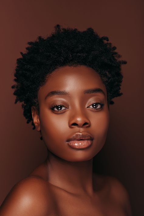 Close Up Photography Face Black Women, Dark Skin Portrait Photography, Black People Portrait, Black Woman Reference, Afro Portrait, Hair References Drawing, Iman Cosmetics, Face Anatomy, Face Piercings