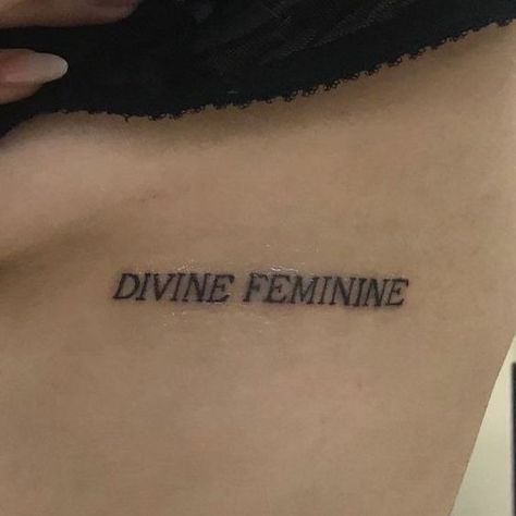 Feminine tattoo / divine feminine / woman tattoo / tattoo ideas Dr Tattoo, Stile Kylie Jenner, Inspiration Tattoo, Tattoos Geometric, Classy Tattoos, Discreet Tattoos, Dainty Tattoos, Subtle Tattoos, Dream Tattoos