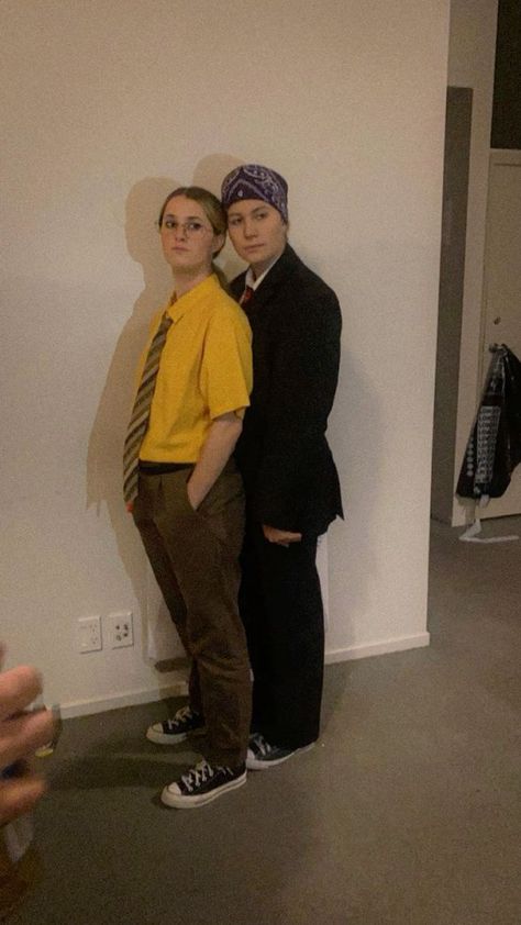 Dwight And Michael Costume, Michael Scott Halloween Costume, Prison Mike Costume, The Office Outfits Show, 2023 Costume Ideas Women, Halloween Costumes The Office, Dwight Shrute Costume, Tv Show Couples Costumes, Dwight Halloween Costume