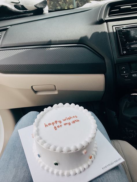 Wabi Sabi Interior, Birthday Girl Quotes, Korean Cake, Simple Cake Designs, Simple Cake, Bento Cake, Pretty Birthday Cakes, Cake Designs Birthday, Pretty Cakes