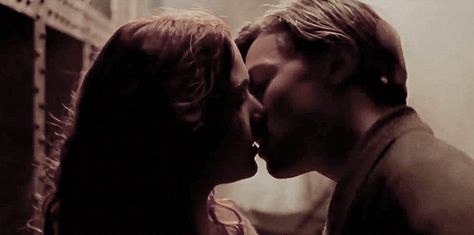 Titanic Scenes Romantic, Titanic Dancing Scene, Titanic Love Scene, Titanic Fake Scenes, Titanic Jack And Rose Car Scene, Big Kiss, James Cameron, Kate Winslet, Leonardo Dicaprio