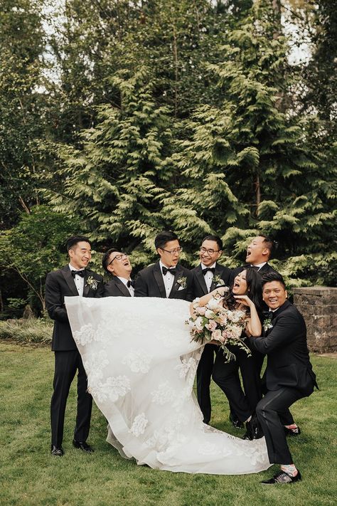 Bride With The Groomsmen, Groomsmen With Bride Photos, Groomsmen And Bride Pictures, Wedding Pictures With Wedding Party, Bride And Groomsmen Pictures Funny, Groomsmen Holding Bride, Bride With Groomsmen Pictures Funny, Fun Wedding Photo Ideas Funny, Bride Groomsmen Pictures