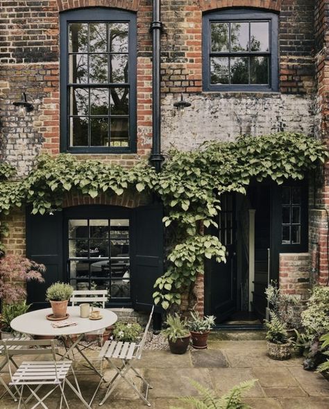 Uk Small Terraced House Interiors, Considered Things, Cassandra Ellis, Patio Decking, City Gardens, Small City Garden, Townhouse Garden, Farrow & Ball, Urban Backyard