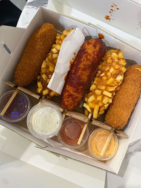 Korean Corn, Corn Dog, Food Babe, Delicacy Food, Food Therapy, Healthy Lifestyle Food, Yummy Comfort Food, Corn Dogs, Food Recepie