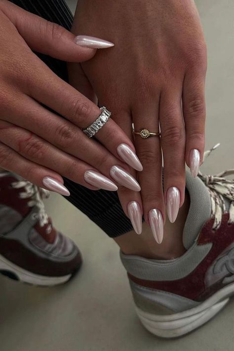 Elegant Bridal Nails, Bridal Nails Designs, Pink Chrome Nails, Chrome Nails Designs, Shiny Nails, Bride Nails, Girls Nails, Bridal Nails, Chrome Nails