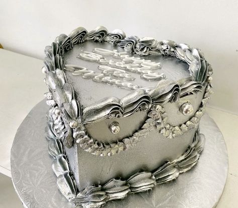 Shiny Birthday Cake, Shiny Cake, Silver Heart Cake, Grey Cake, Silver Cake Ideas, Star Shaped Cake, Silver Birthday Cake, Heart Shaped Birthday Cake, Metallic Cake