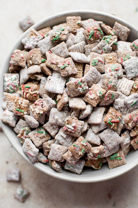 This Christmas puppy chow mix with powdered sugar, gluten-free rice Chex cereal, and plenty of sprinkles is a fun and family-friendly holiday party recipe! You won't be able to resist snacking on it. Holiday Puppy Chow, Christmas Puppy Chow, Puppy Chow Christmas, Puppy Chow Recipe, Puppy Chow Chex Mix Recipe, Chex Mix Puppy Chow, Salt Lavender, Chow Recipe, Puppy Chow Recipes