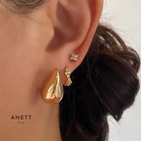 Gold Chunky Waterdrop Earrings, Kylie Drop Earrings, 18ct gold plated chunky waterdrop shape ear studs, Dome Drop Dupe Earrings, Gift by AnettJewellery on Etsy Thick Gold Hoops, Chunky Earrings, Hammered Gold, Hypoallergenic Earrings, Pearl Charms, Everyday Earrings, Bridesmaid Earrings, Dainty Necklace, Minimalist Earrings